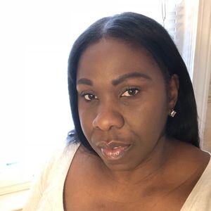 Meet your Posher, Dionne